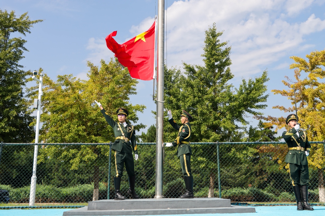 升国旗.jpg
