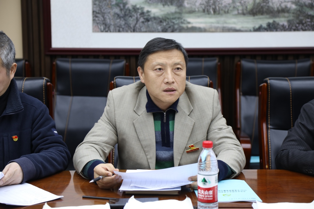 书记讲话.JPG 书记讲话.JPG